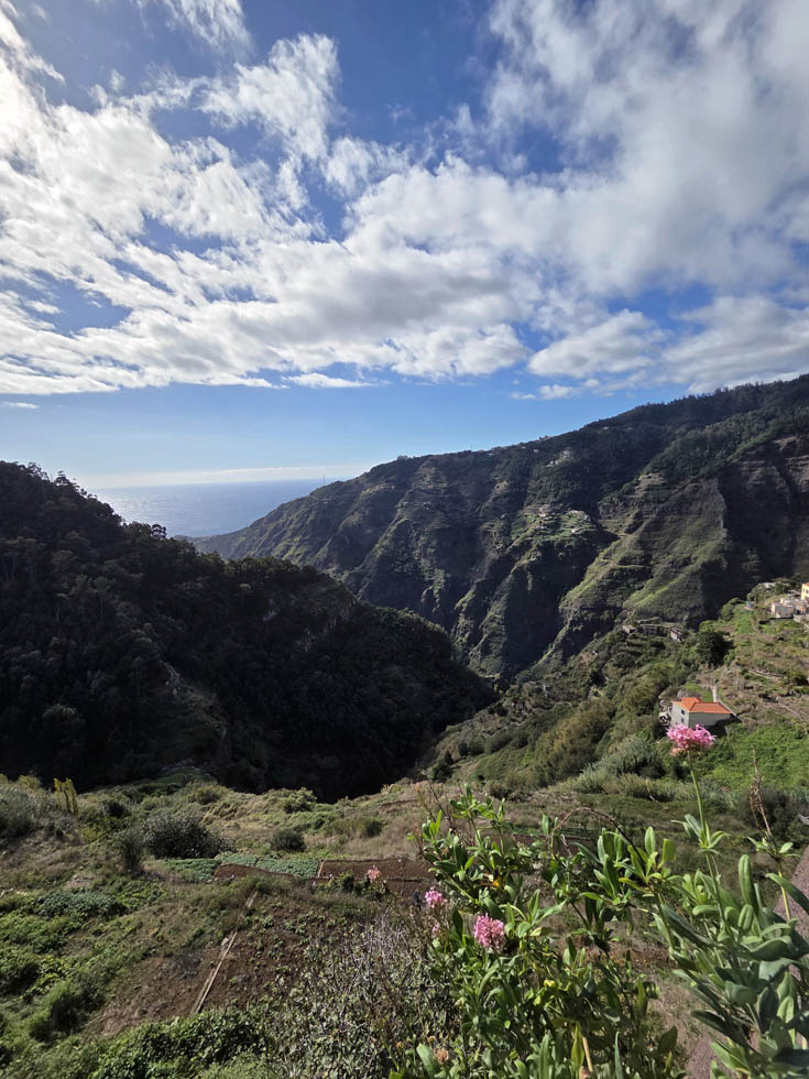 What are you waiting for to book your 100% customized tour with us?