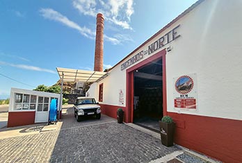 La distillerie de rhum de Porto da Cruz